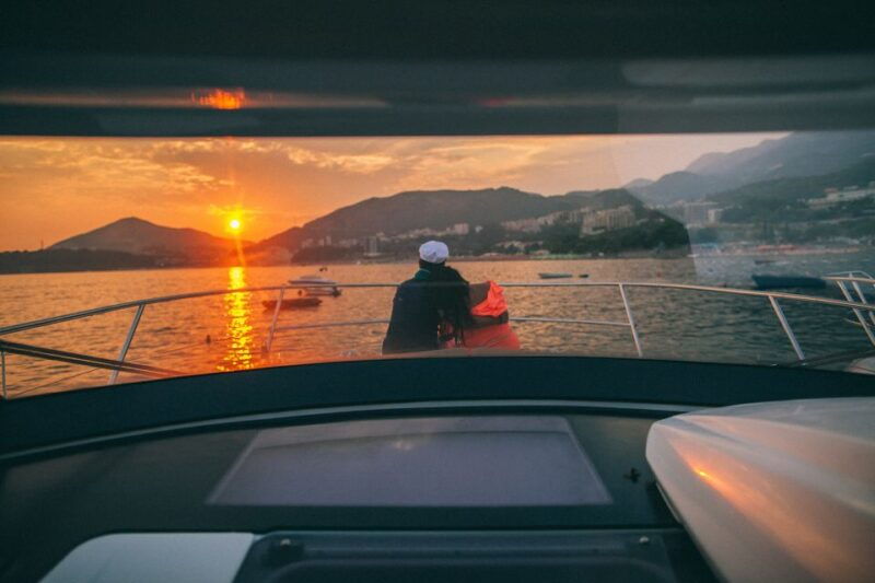 amalfi-coast-romantic-sunset-cruise-with-music-cocktails