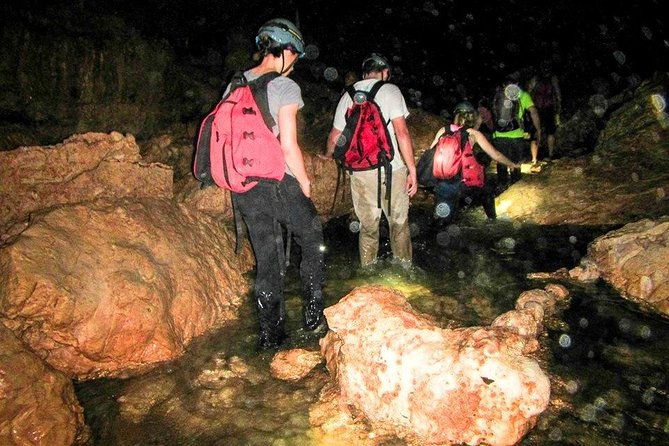 amazing-waterfall-cave-expedition-at-ian-andersons-caves-branch