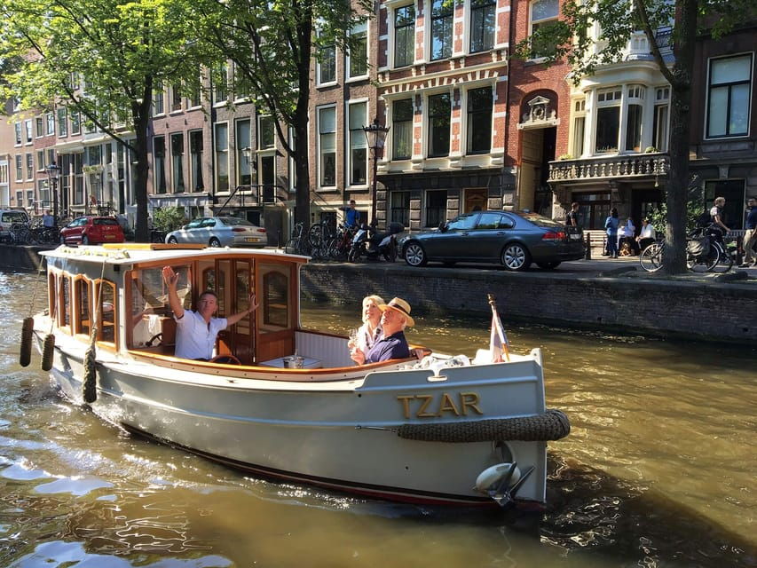 amsterdam-private-boat-tour-amsterdam-with-welcome-drink