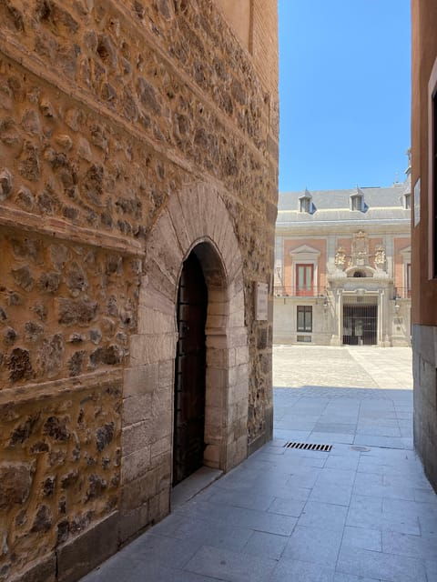 architecture-tour-old-historic-madrid-with-an-architect