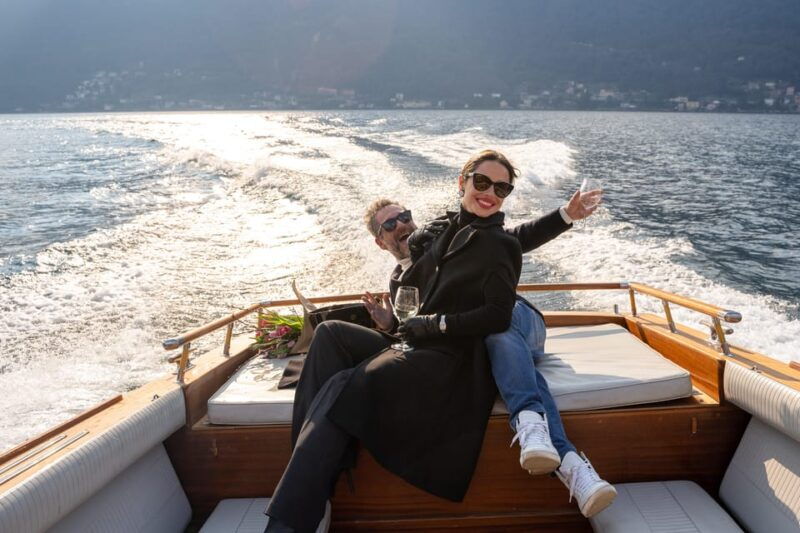 as-private-classic-wooden-boat-tour-with-prosecco