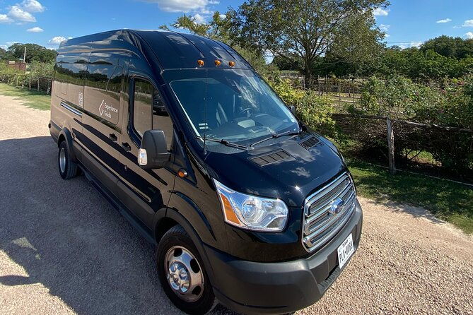 austin-bergstrom-airport-personal-pickup-for-up-to-14-guests