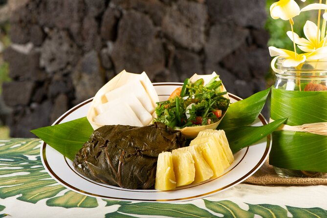 authentic-hawaiian-dinner-paina-with-natives-in-hana