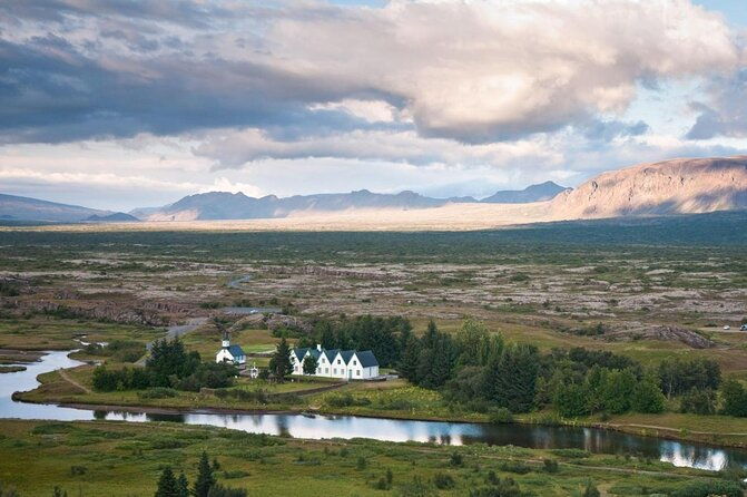 award-winning-private-northern-lights-tour-with-all-inclusive