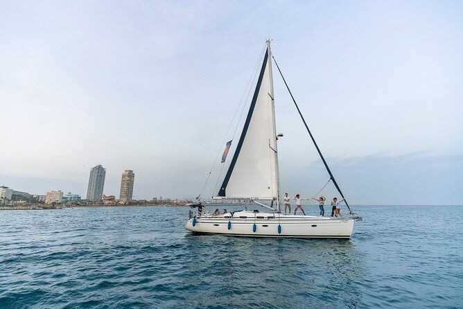 barcelona-1-hour-sailing-experience-with-drinks-and-snacks