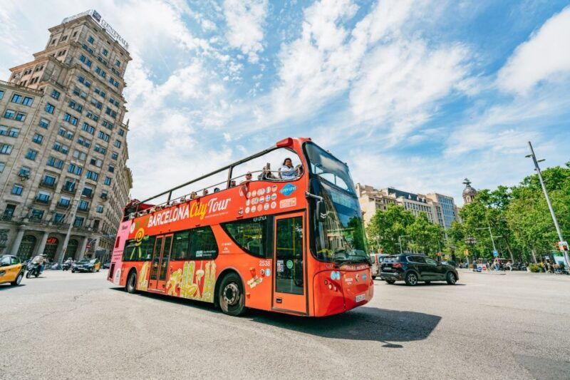 barcelona-hop-on-hop-off-bus-aquarium-tour