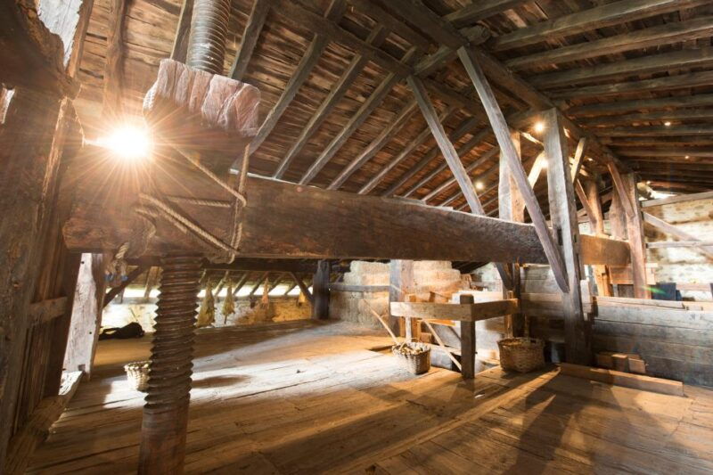 basque-press-farm-and-traditional-cider-house-with-transport