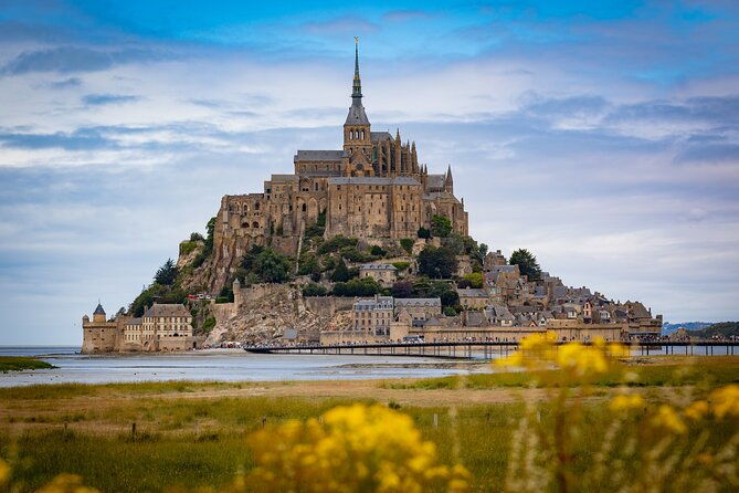 bayeux-to-mt-saint-michel-roundtrip-transfer-with-abbey-entrance