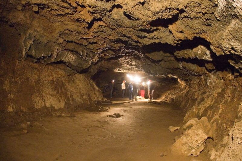 bend-starlight-cave-tour-stargazing
