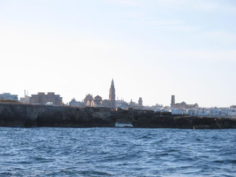 boat-trip-to-polignano-a-mare-north-of-monopoli
