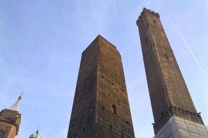 bologna-scavenger-hunt-and-highlights-self-guided-tour