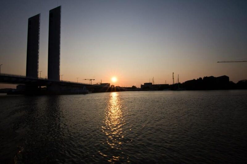 bordeaux-evening-aperitif-cruise-on-the-river-garonne