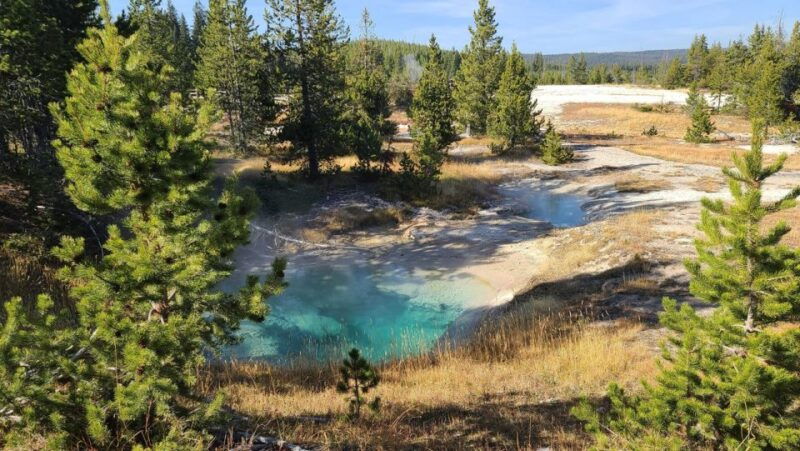bozeman-yellowstone-grand-teton-national-park-with-hotel