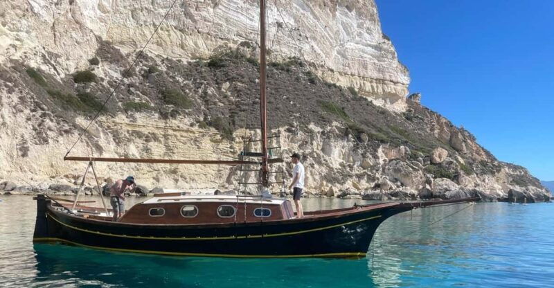 cagliari-classic-boat-tour-along-the-gulf-with-tasting