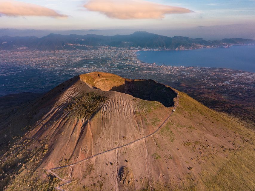 campania-express-train-pompeii-tour-with-vesuvius-or-winery