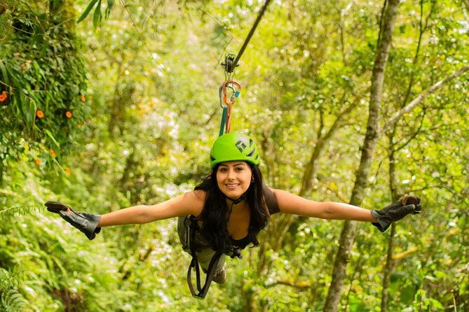 canopy-zipline-2000m-adventure-circuit-in-6-lines-ec