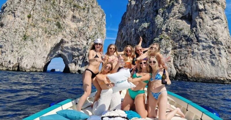 capri-boat-tour-with-swimming-limoncello-and-snack