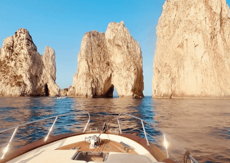 capri-island-private-comfortable-boat-tour