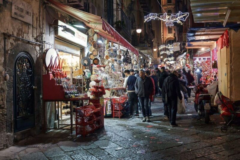 capturing-the-magic-explore-the-naples-christmas-market
