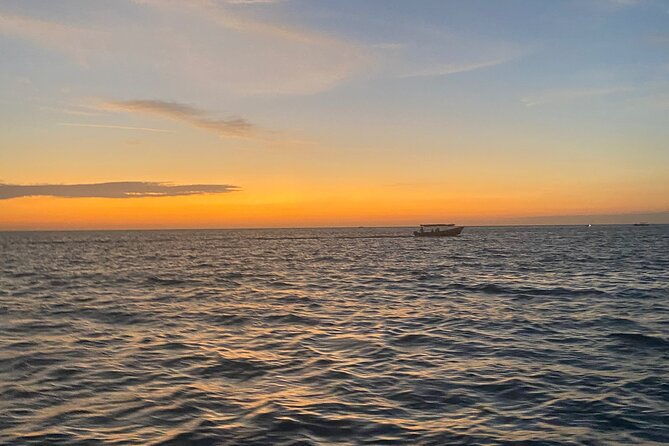 cartagena-sunset-and-city-lights-by-boat-with-free-bar