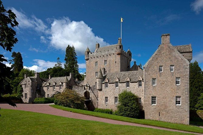 cawdor-castle-clava-cairns-and-culloden-battlefield