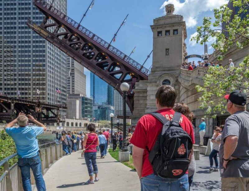 chicago-best-of-attractions-walking-tour-bike-kayak-rental