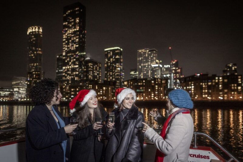 chicago-christmas-eve-lake-michigan-gourmet-dinner-cruise