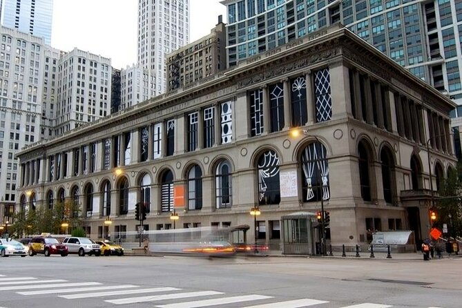 chicago-loop-private-walking-tour-with-a-guide
