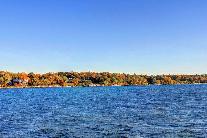 chicago-milwaukeelake-geneva-autumn-maple-foliage-1-day-tour