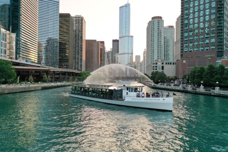 chicago-thanksgiving-gourmet-lunch-cruise-on-chicago-river