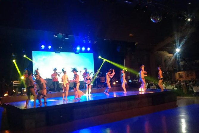 chilean-folklore-show-and-dinner-with-private-transport