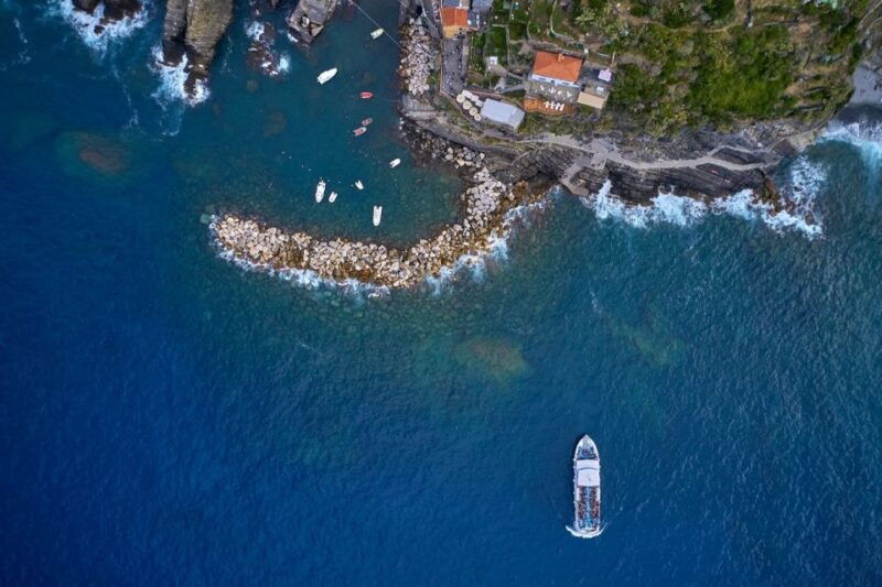 cinque-terre-2-hour-private-boat-tour