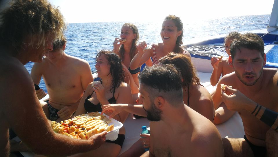 cinque-terre-morning-boat-tour-with-breakfast-and-brunch
