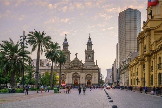 city-walking-tour-of-the-historic-center-of-santiago