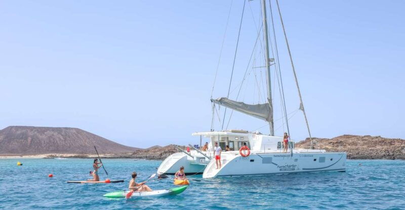 corralejo-adults-only-catamaran-day-trip-to-lobos-island