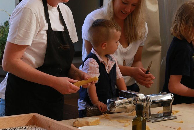 creative-cooking-for-young-chefs-in-tuscany