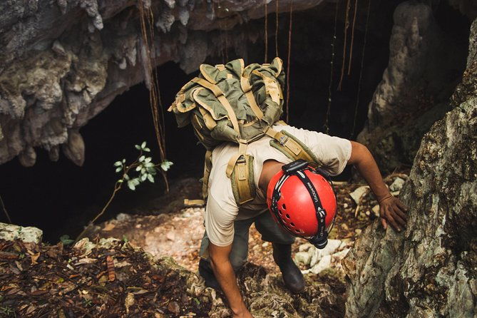 crystal-cave-with-local-tour-guide-and-belizean-lunch