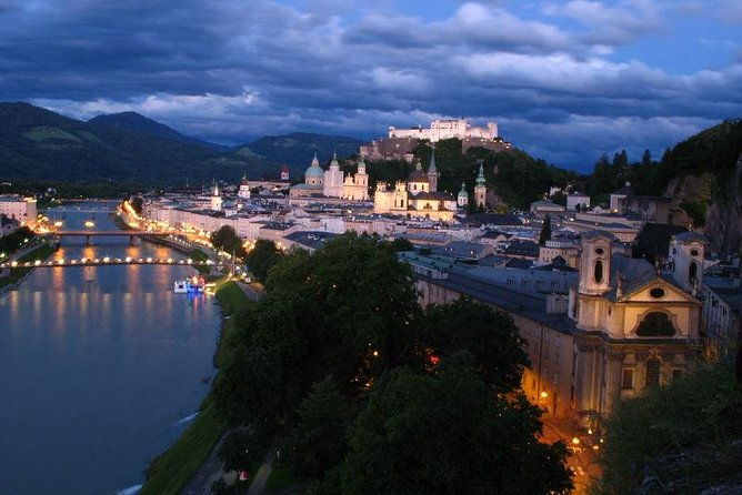 daily-door-to-door-shared-shuttle-bus-from-cesky-krumlov-to-salzburg