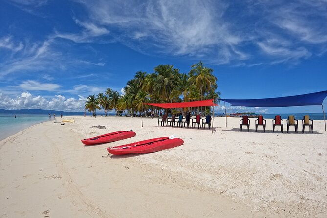 day-tour-in-san-blas-4-islands-umbrella-kayak-towels-etc