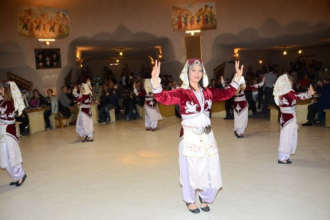 dinner-with-traditional-dance-shows-in-cave-restaurants