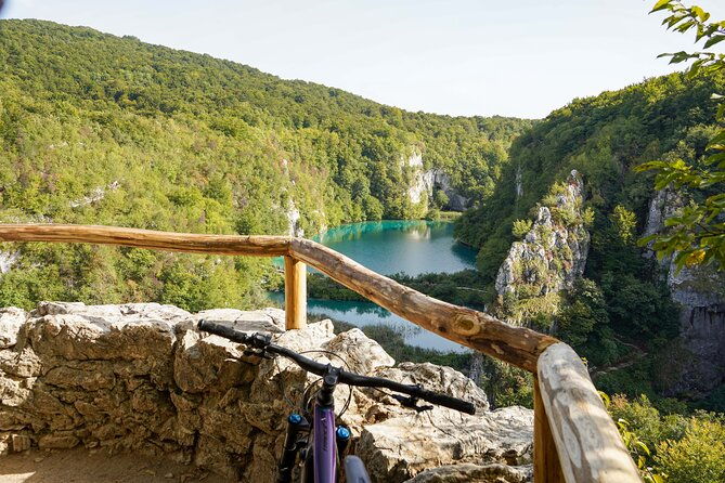 e-bike-tour-plitvice-big-waterfall-viewpoints-titos-villa