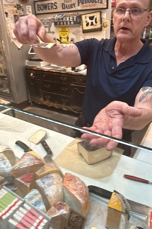 eastern-market-eats-food-tour-5-food-stops-dessert