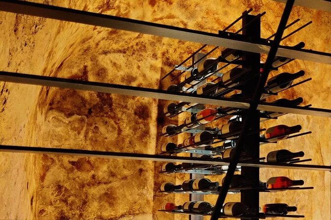 exclusive-wine-tour-in-santorini