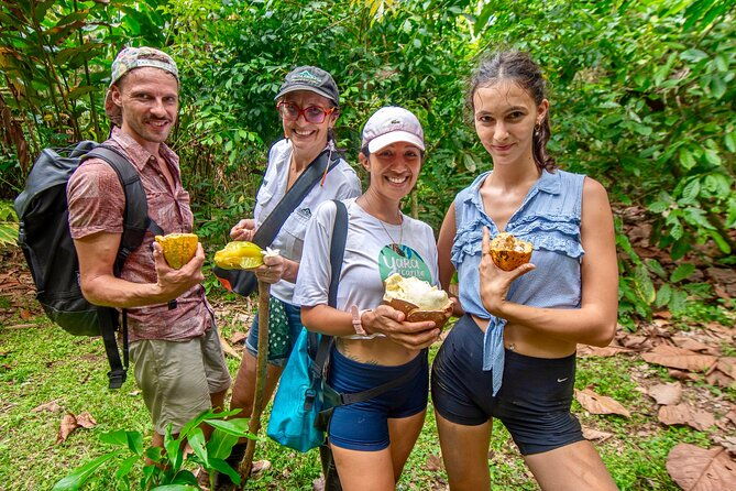 expedition-in-the-jungle-to-the-eco-abandoned-estate-of-punta-mona