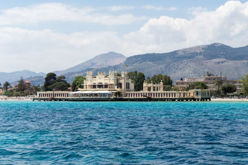 expertial-excursion-in-boat-marine-reserves