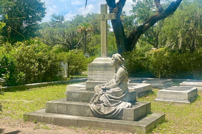 explore-bonaventure-cemetery-with-guided-walking-tour