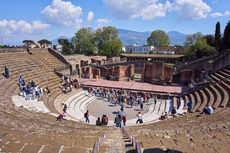 explore-pompeii-with-a-complete-guided-tour