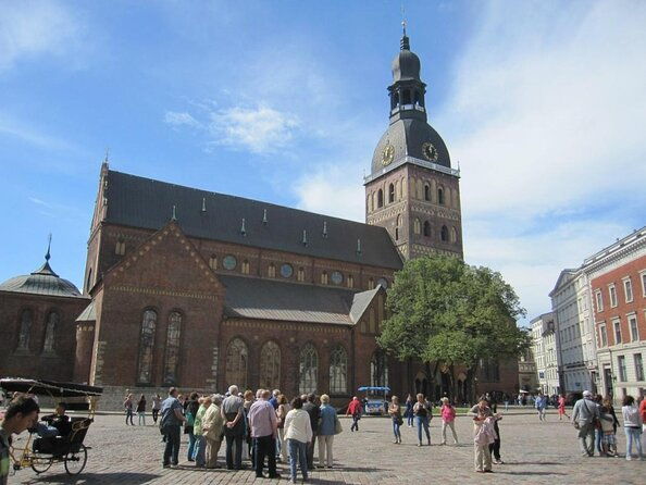 explore-the-instaworthy-spots-of-riga-with-a-local
