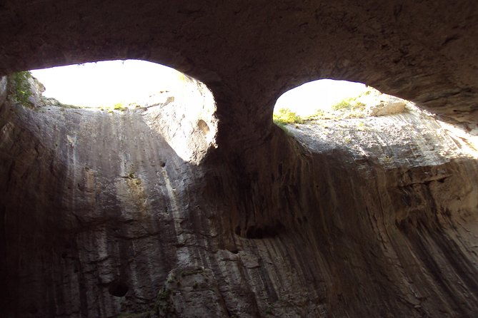 eyes-of-god-saeva-dupka-caves-and-the-blue-ostrich-farm-private-day-trip