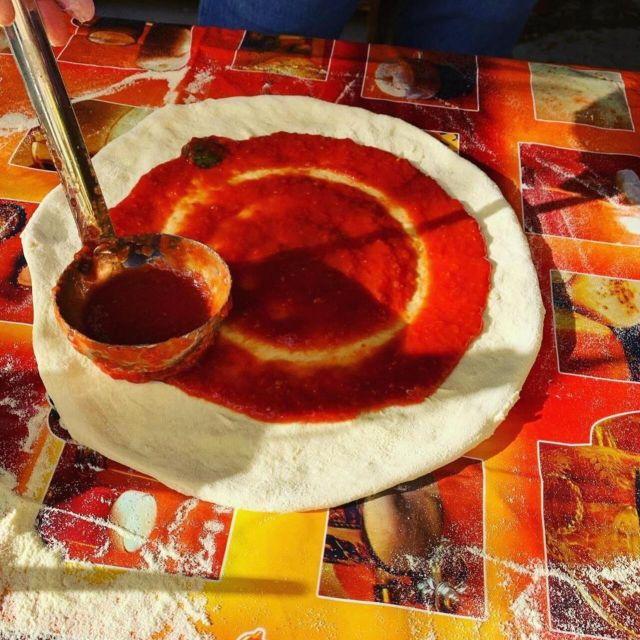 family-cooking-class-pizza-and-tiramisu-from-siena